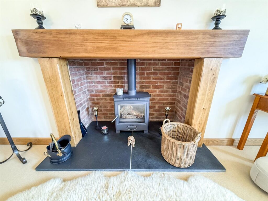 Cae’r Ysgol, Llansantffraid photo 12