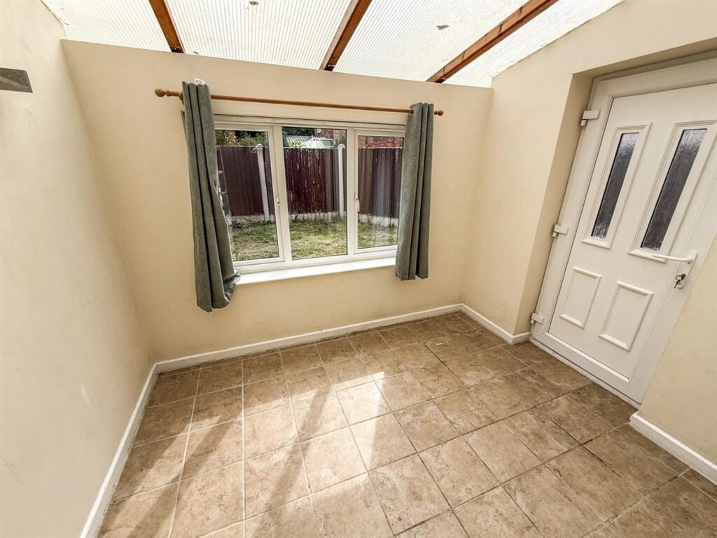 Cabin Lane, Oswestry photo 4