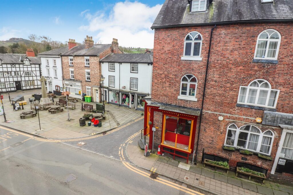 High Street, Llanfyllin photo 23