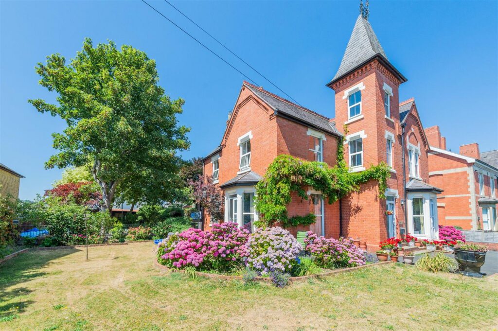 Queens Road, Oswestry photo 41