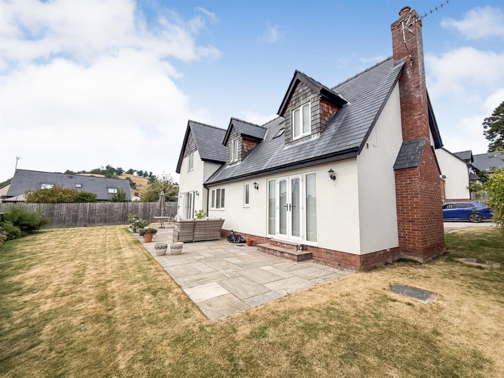 Cae’r Ysgol, Llansantffraid photo 24