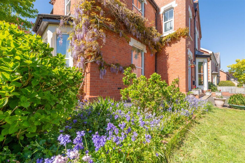 Queens Road, Oswestry photo 45