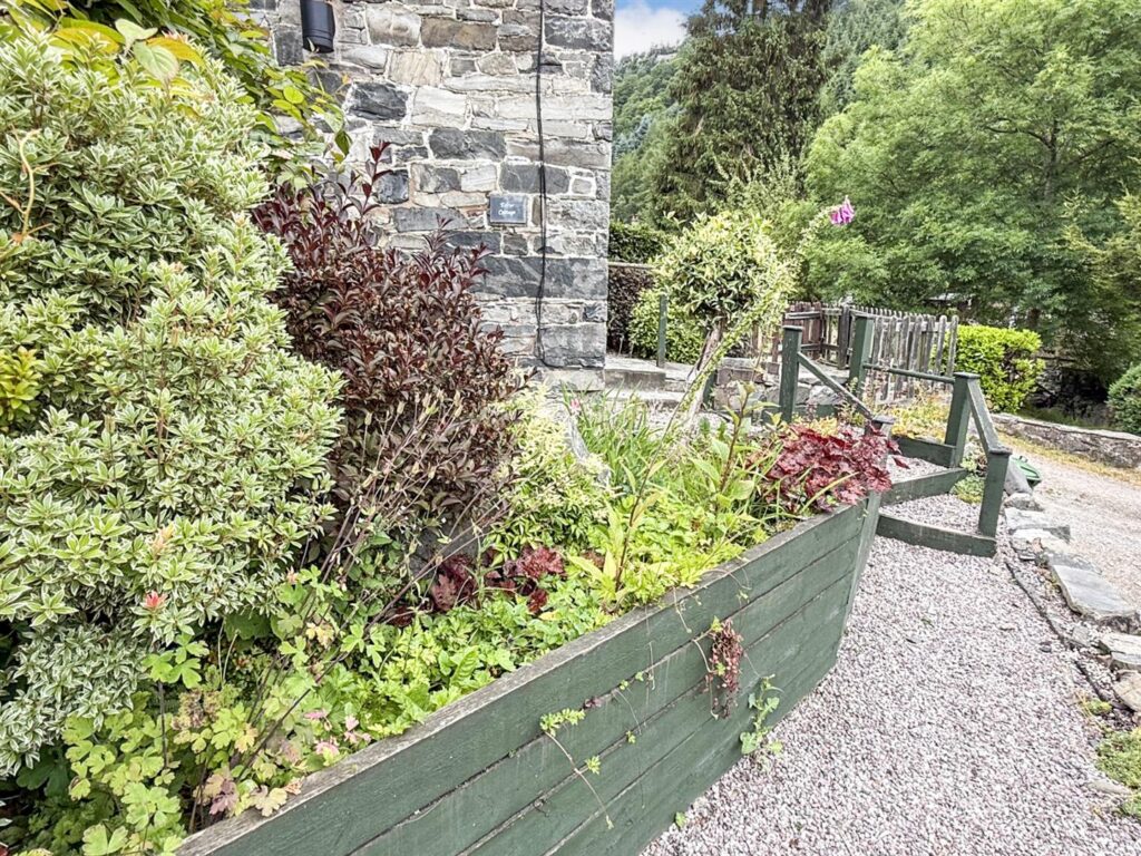 Aberteirw Terrace, Pandy, Llangollen photo 14