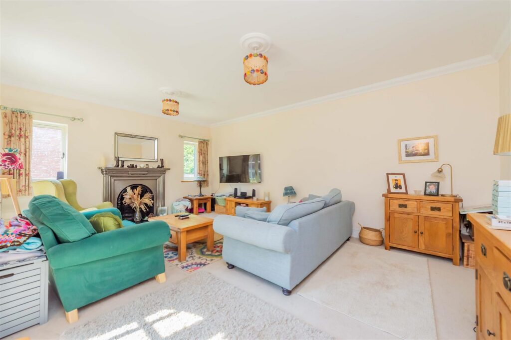 Baytree Close, St Martins photo 12