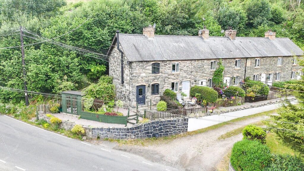 Aberteirw Terrace, Pandy, Llangollen photo 19