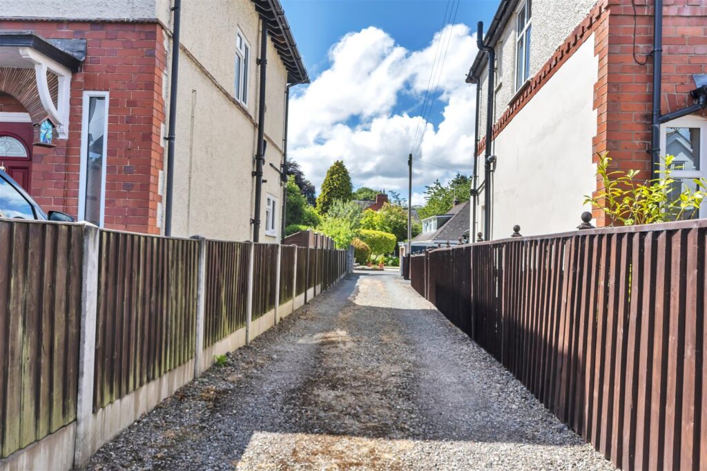 Off Weston Avenue, Oswestry photo 25