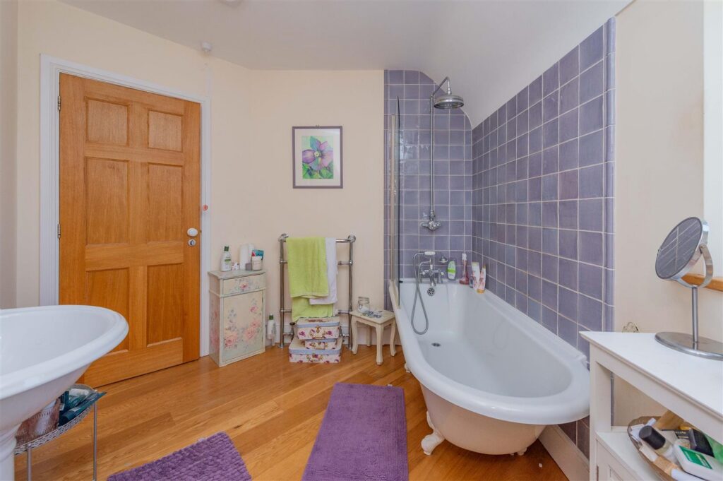 Baytree Close, St Martins photo 26