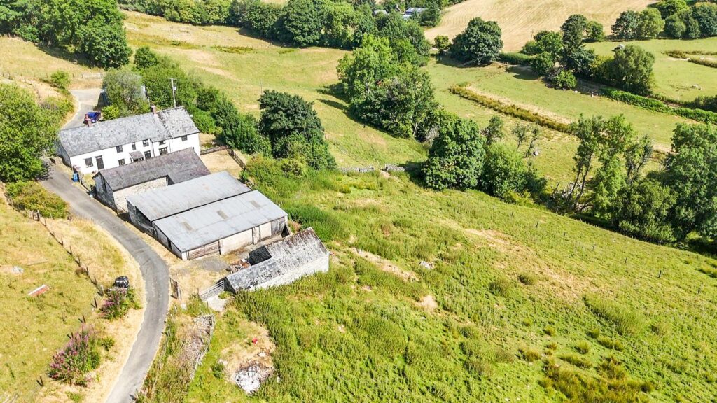 Cefn Ddwysarn, Bala photo 1
