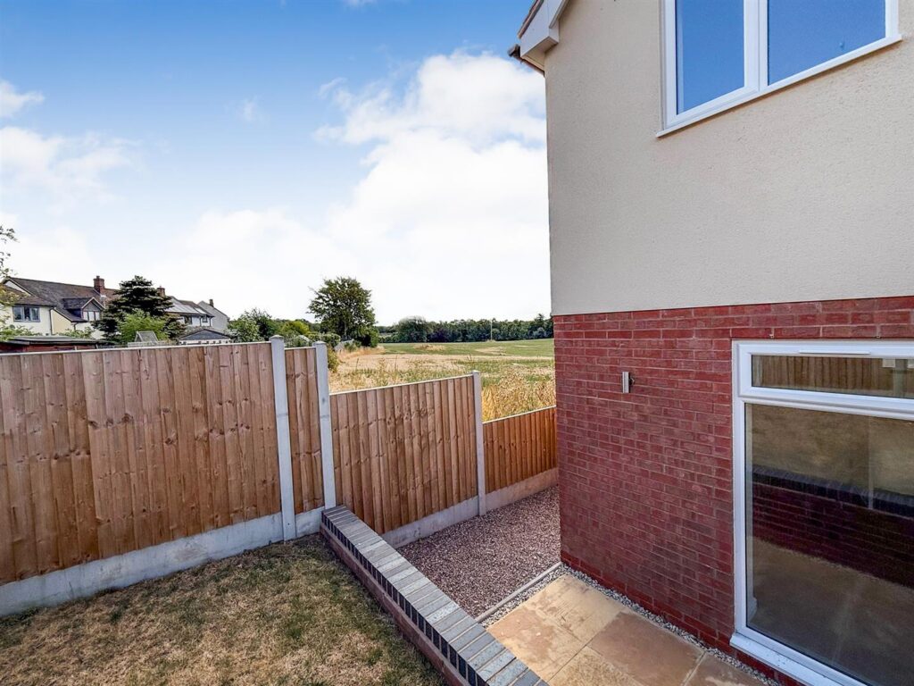 Queensway, Nesscliffe, Shrewsbury photo 18