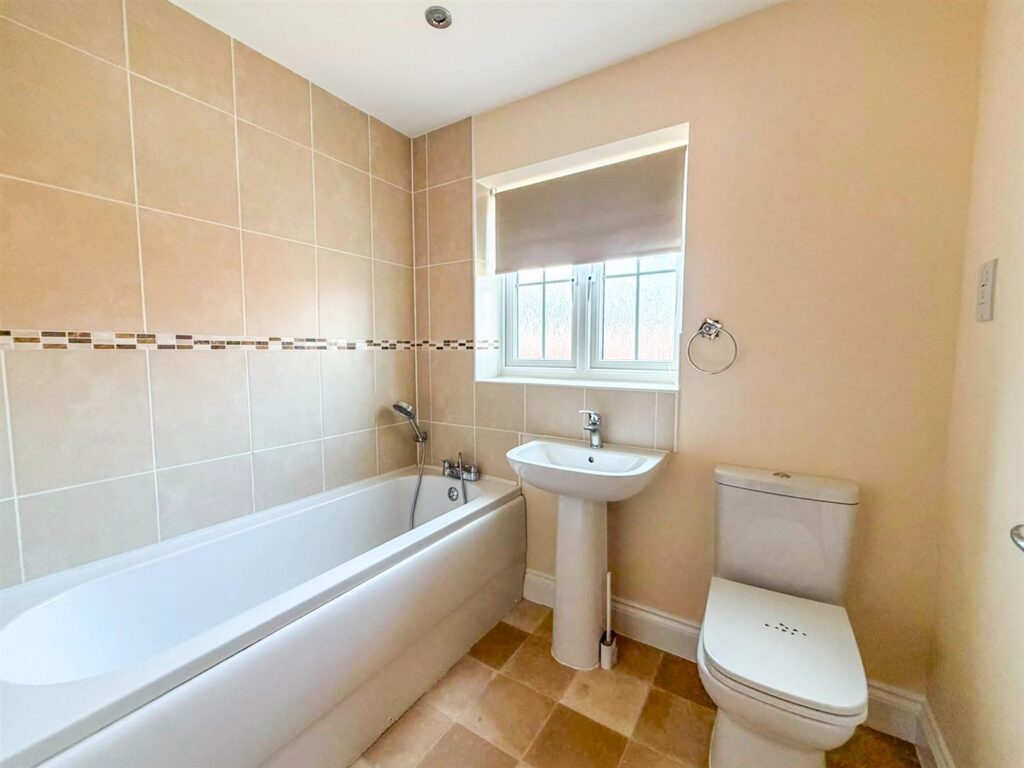 Henry Robertson Drive, Gobowen, Oswestry photo 15
