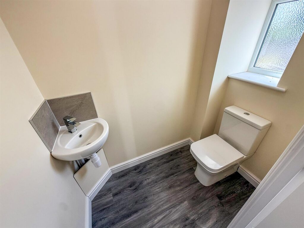 Queensway, Nesscliffe, Shrewsbury photo 6
