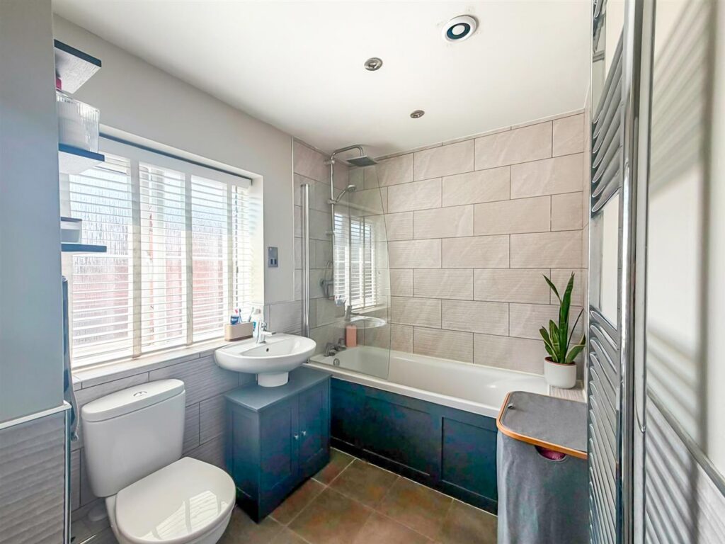 Kinalt Crescent, St. Martins, Oswestry photo 13