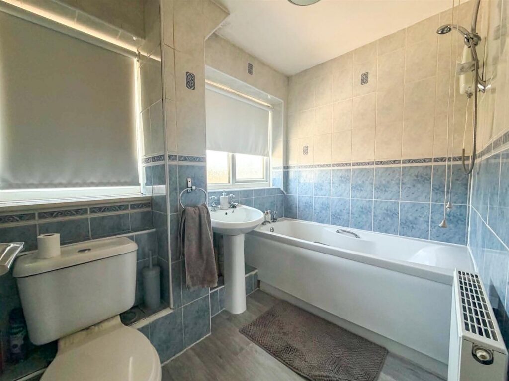 Brookhouse Road, Oswestry photo 13