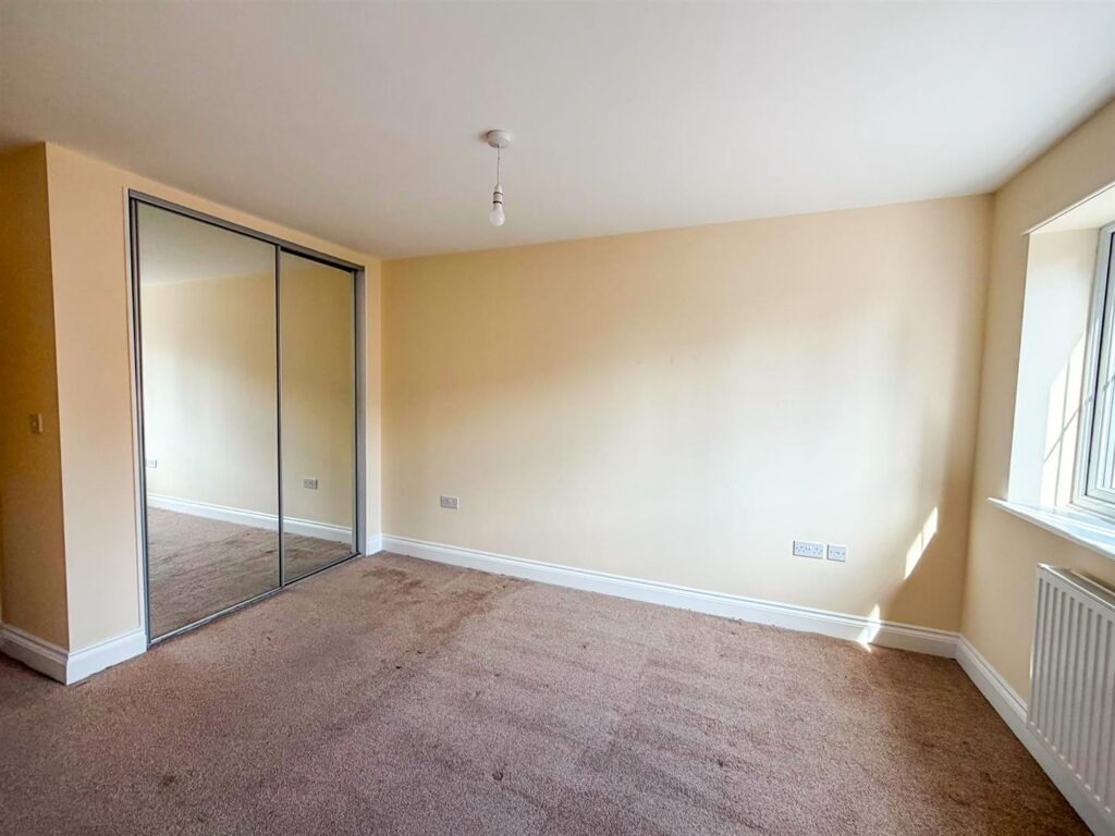 Henry Robertson Drive, Gobowen, Oswestry photo 9
