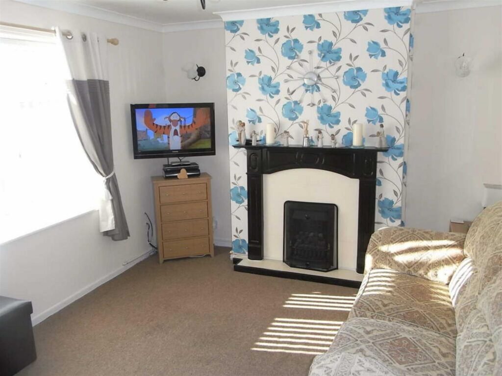 Penycae Avenue, Gobowen photo 4