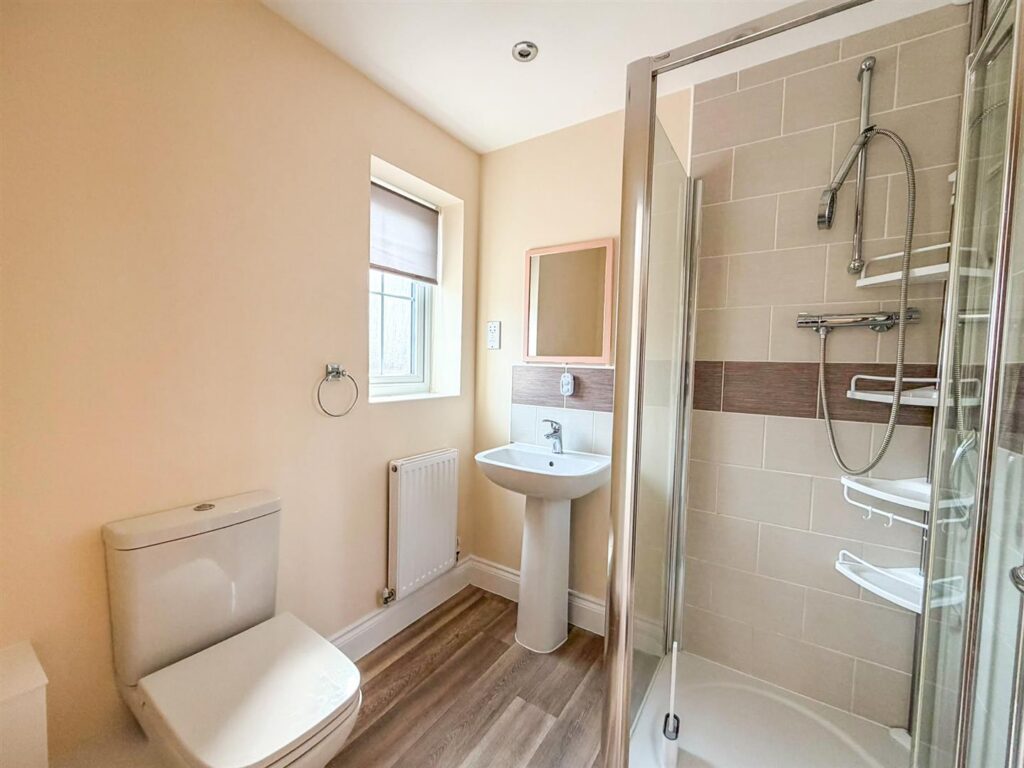 Henry Robertson Drive, Gobowen, Oswestry photo 11