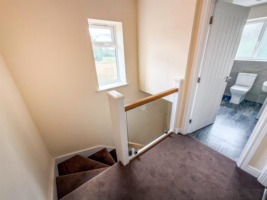 Queensway, Nesscliffe, Shrewsbury photo 9