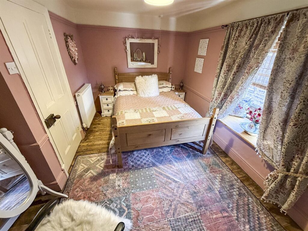 Park Street, Llanrhaeadr Ym Mochnant, Oswestry photo 10