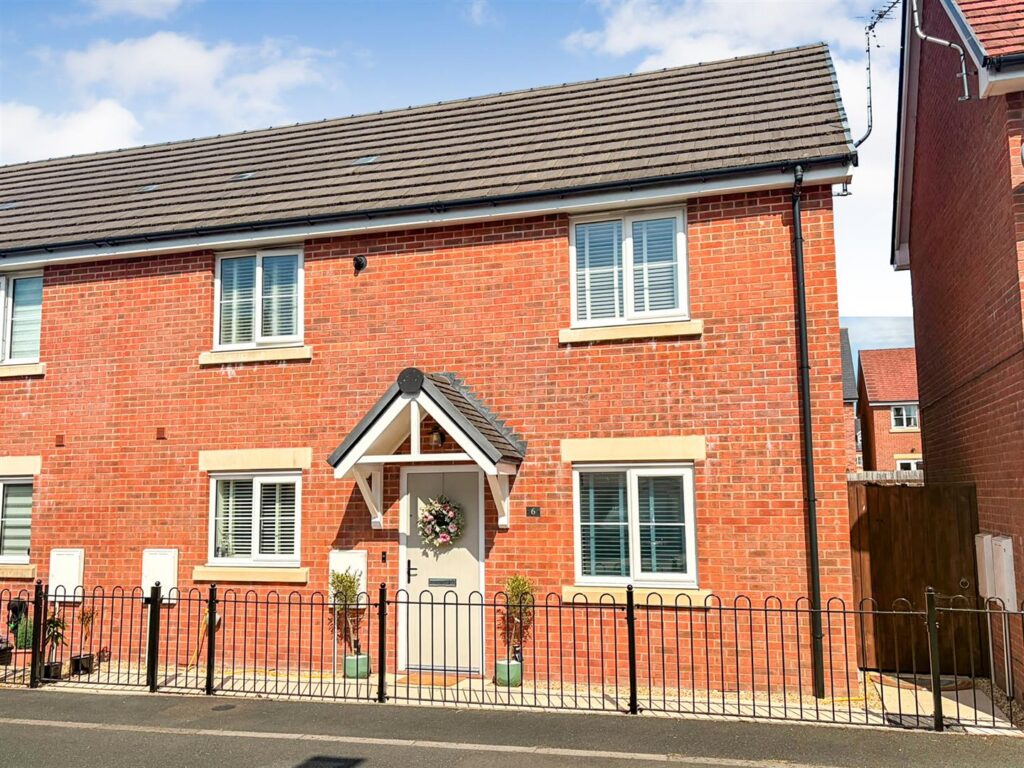 Kinalt Crescent, St. Martins, Oswestry photo 1