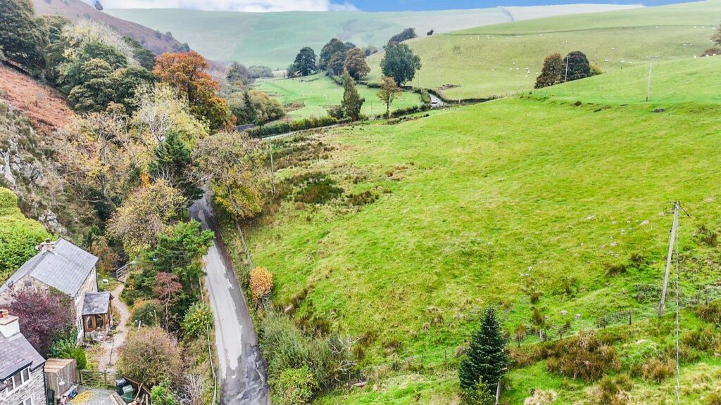 Llanarmon Dyffryn Ceiriog, Llangollen photo 10