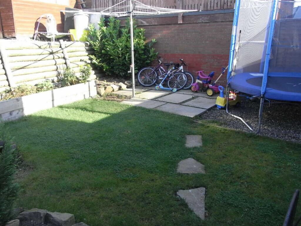 Penycae Avenue, Gobowen photo 3