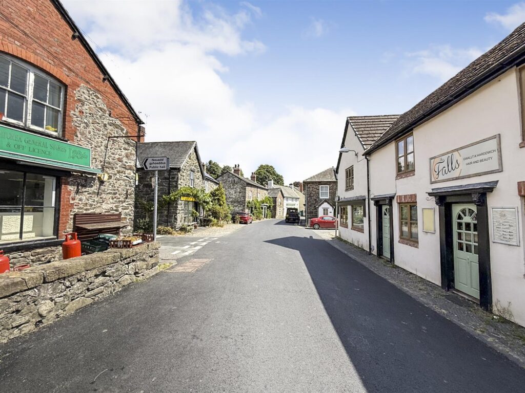 Park Street, Llanrhaeadr Ym Mochnant, Oswestry photo 17