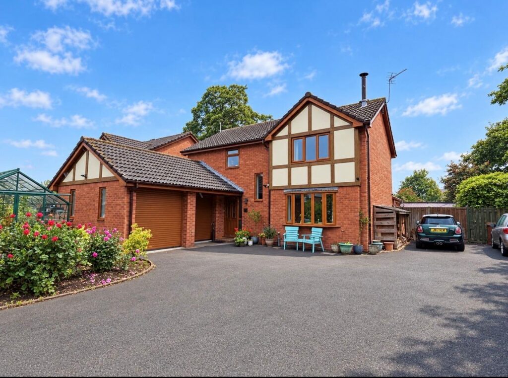 Oaklands Drive, Whittington, Oswestry photo 1