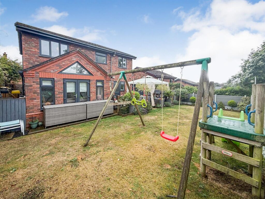 Pen Y Cae Avenue, Gobowen, Oswestry photo 27