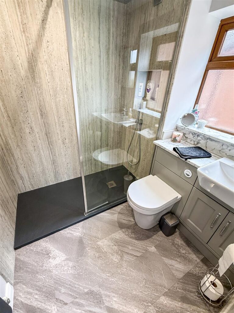 Oaklands Drive, Whittington, Oswestry photo 16