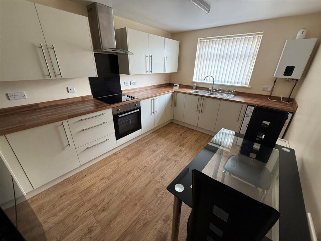 3 Station Road, Whittington, Oswestry photo 2