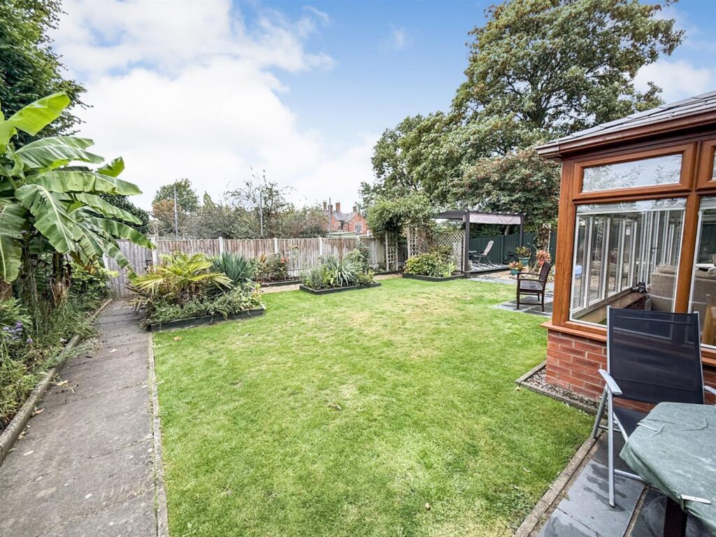 Oaklands Drive, Whittington, Oswestry photo 22