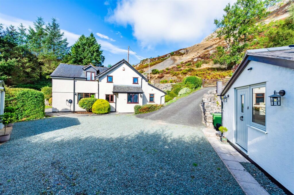 Llangynog photo 29