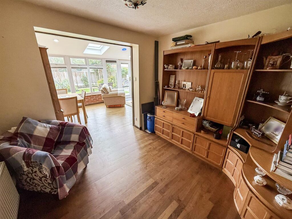 Oaklands Drive, Whittington, Oswestry photo 11