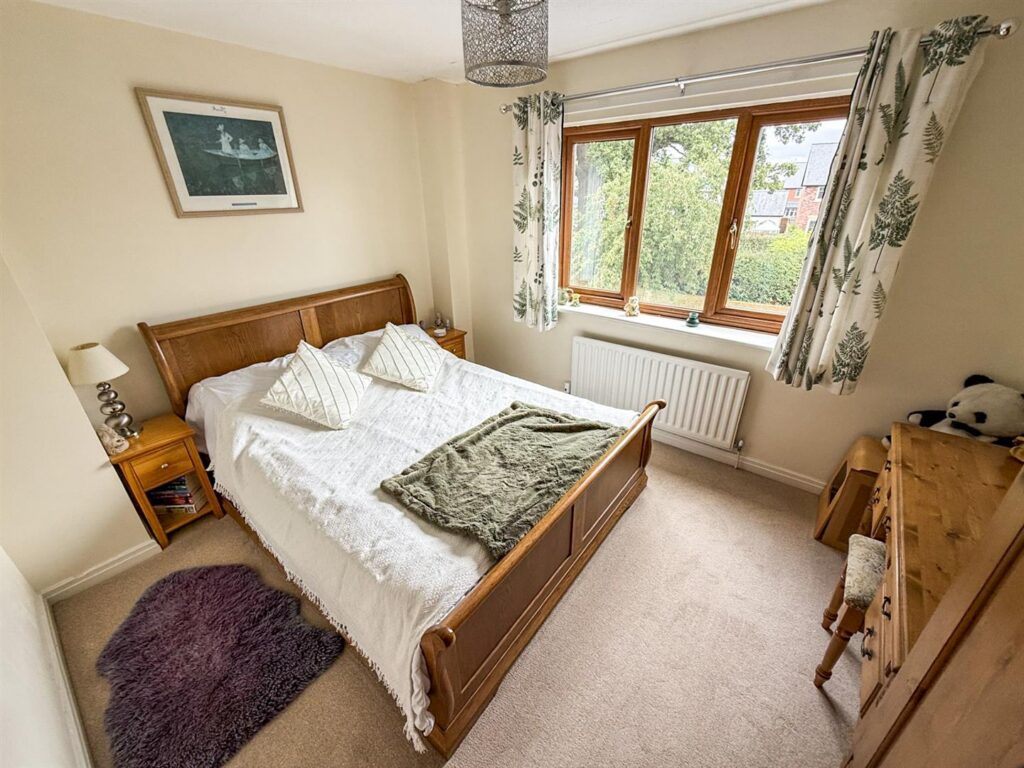 Oaklands Drive, Whittington, Oswestry photo 17