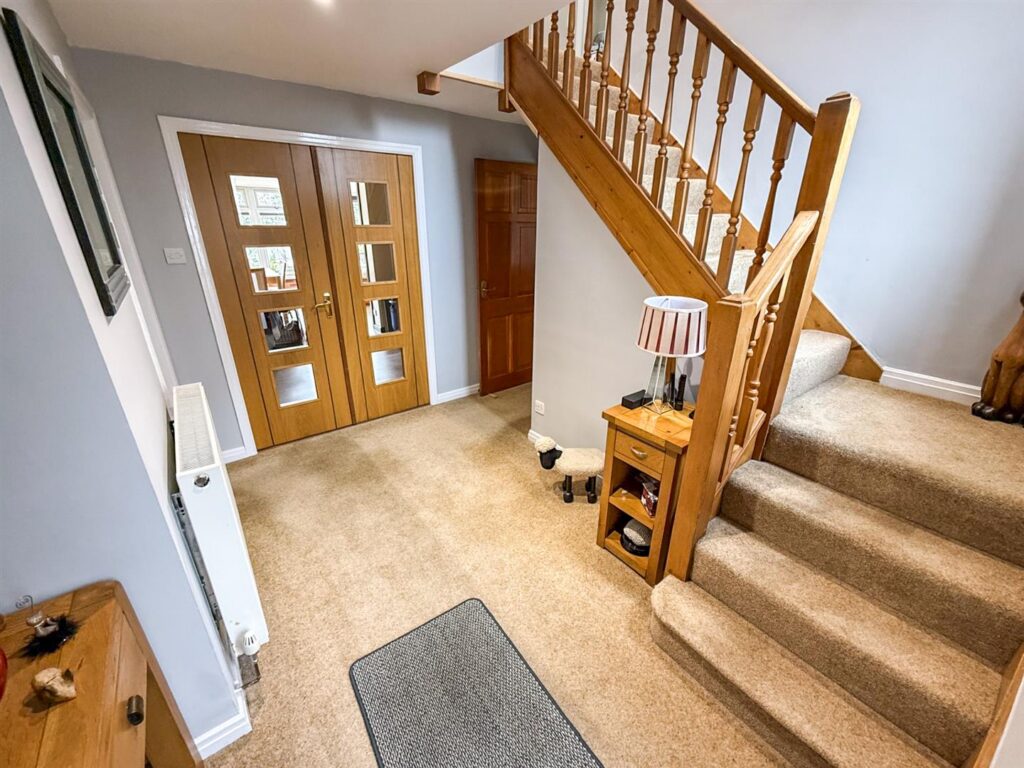 Oaklands Drive, Whittington, Oswestry photo 7