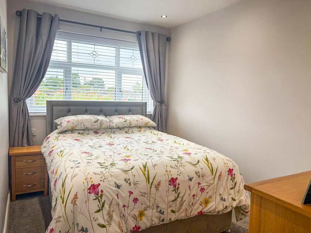 Pen Y Cae Avenue, Gobowen, Oswestry photo 16