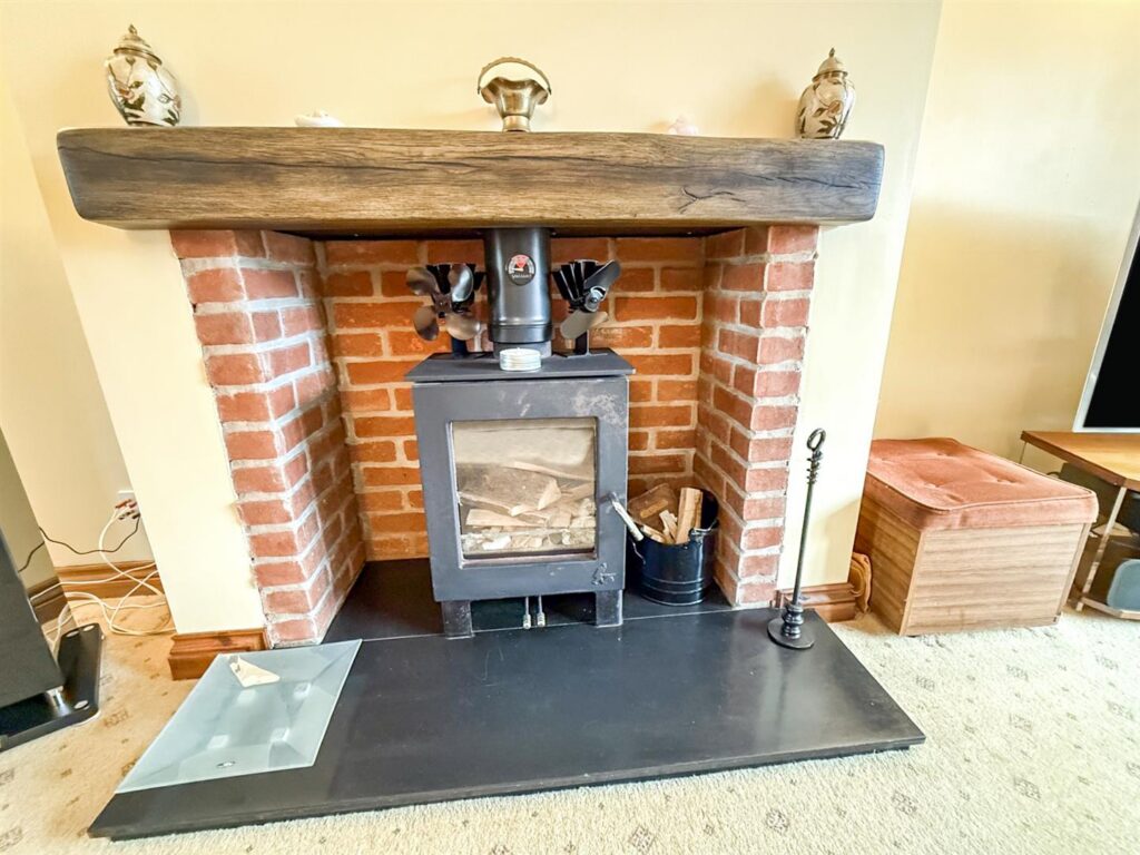 Oaklands Drive, Whittington, Oswestry photo 10
