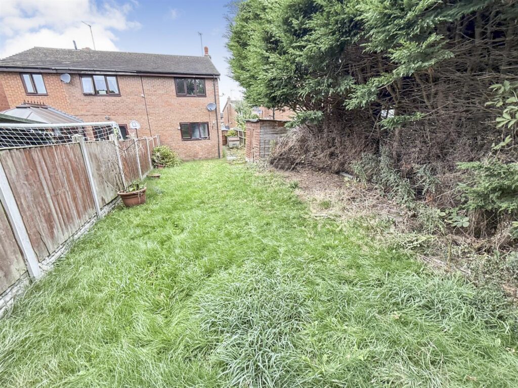 Cherry Tree Drive, St. Martins, Oswestry photo 3