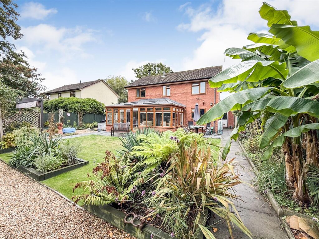 Oaklands Drive, Whittington, Oswestry photo 2