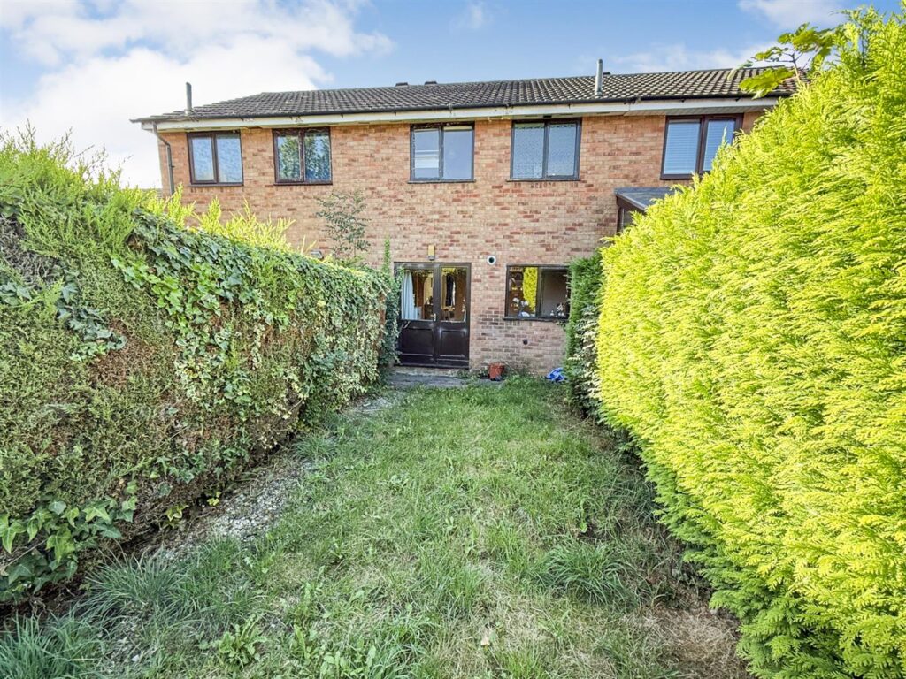 Llys Close, Oswestry photo 3
