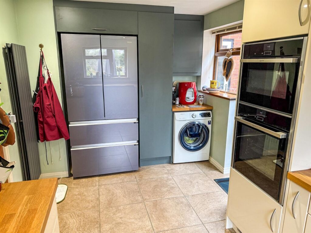 Oaklands Drive, Whittington, Oswestry photo 8