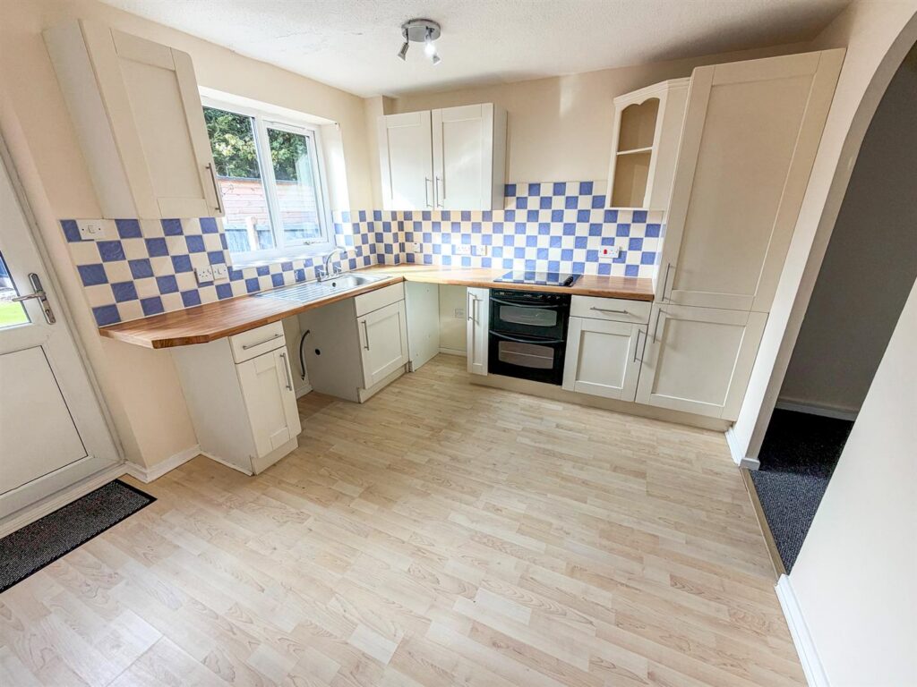Llys Road, Oswestry photo 3