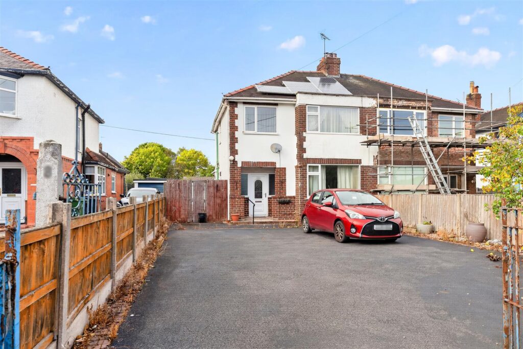 Wrexham Road, Rhostyllen, Wrexham photo 26