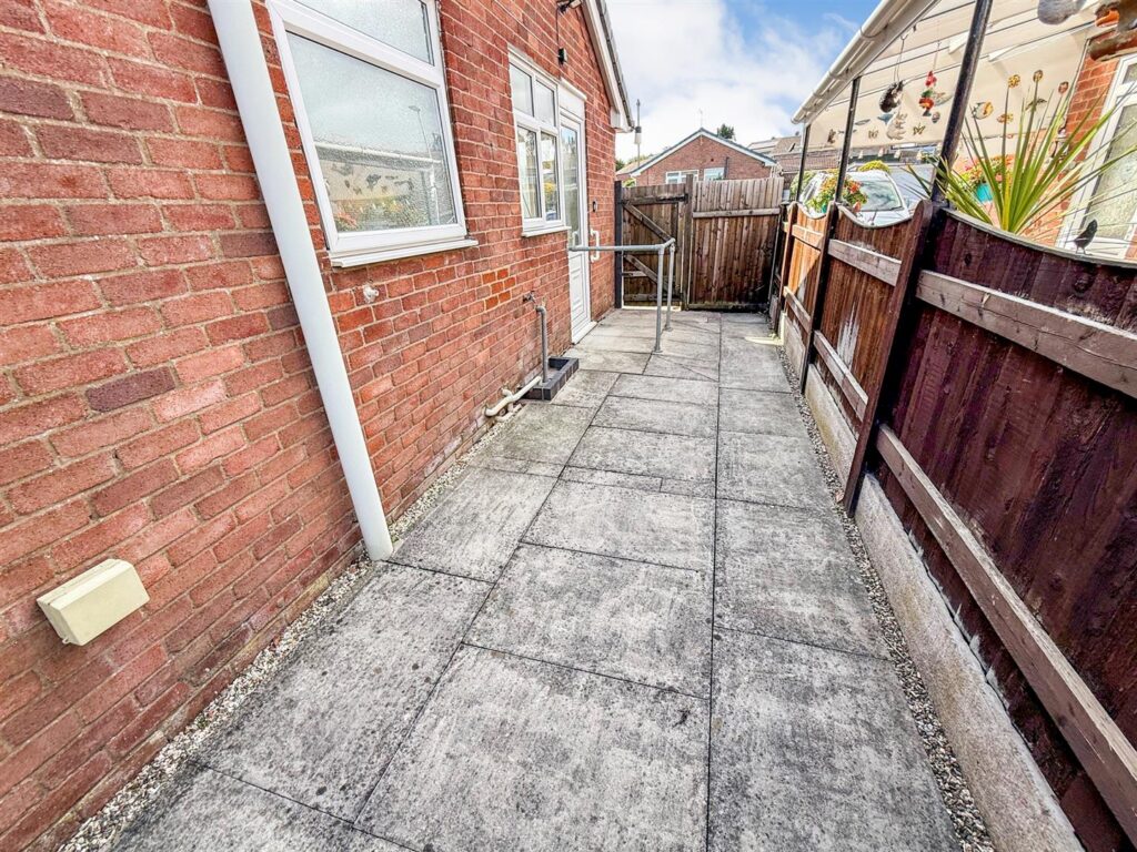Monkmoor Road, Oswestry photo 11