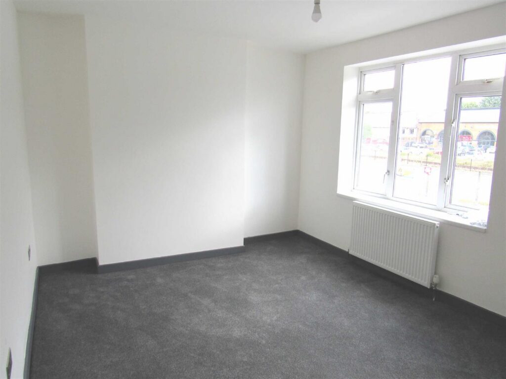 Gobowen Road, Oswestry photo 9