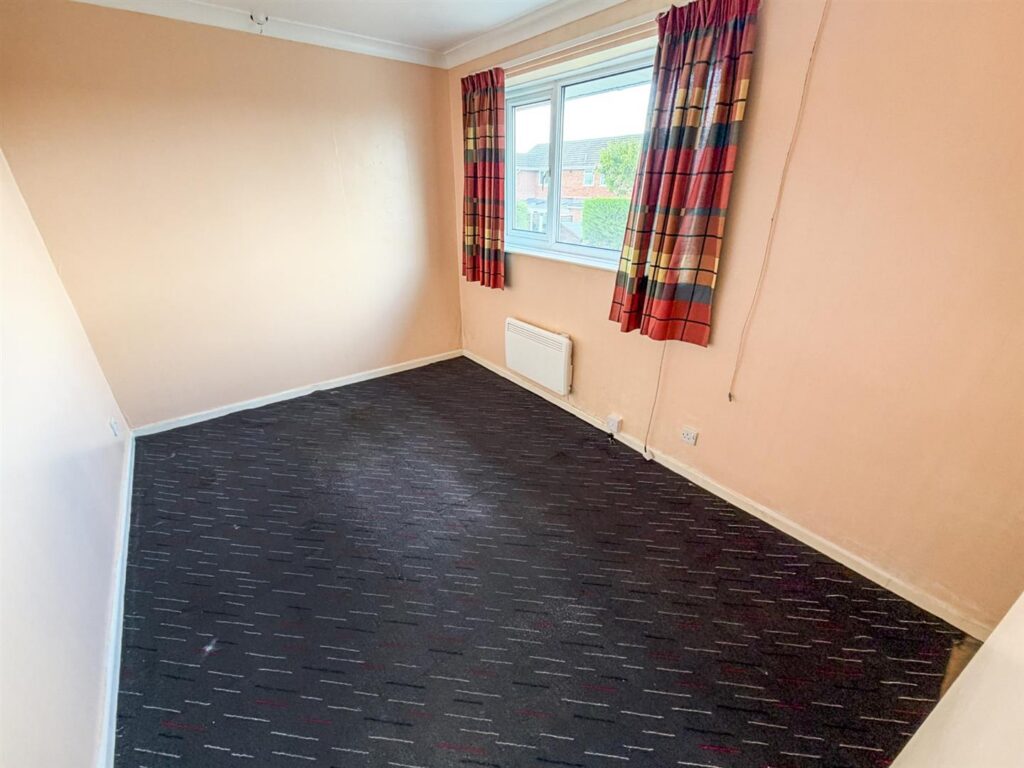 Friars Avenue, Oswestry photo 12