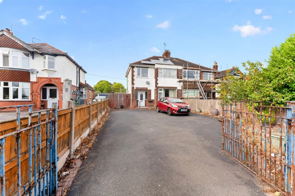 Wrexham Road, Rhostyllen, Wrexham photo 1