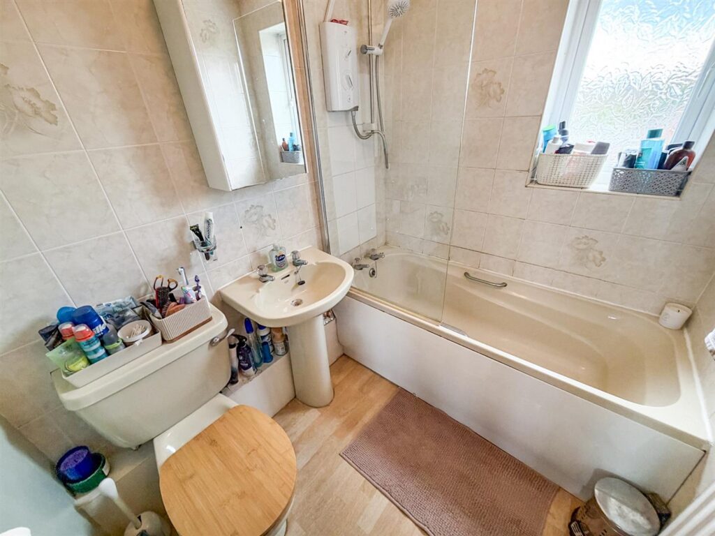 Meadow Drive, Gobowen, Oswestry photo 8