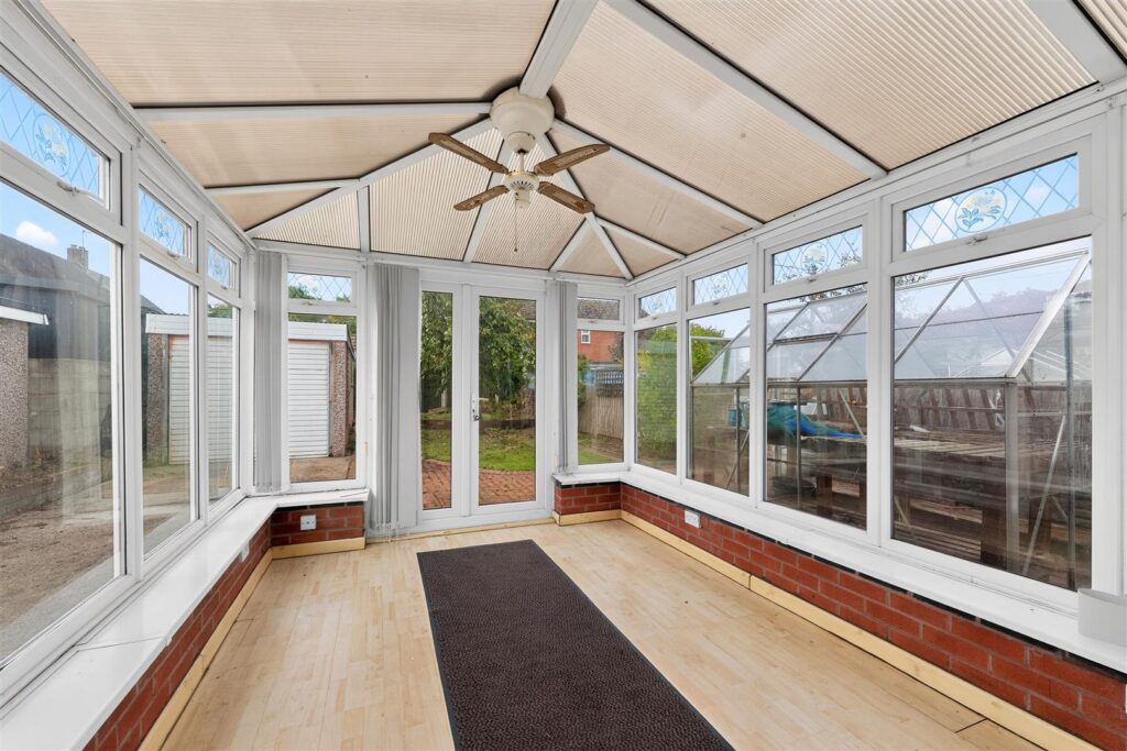Wrexham Road, Rhostyllen, Wrexham photo 13