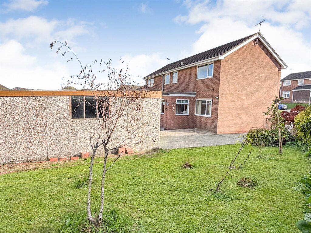 Friars Avenue, Oswestry photo 11